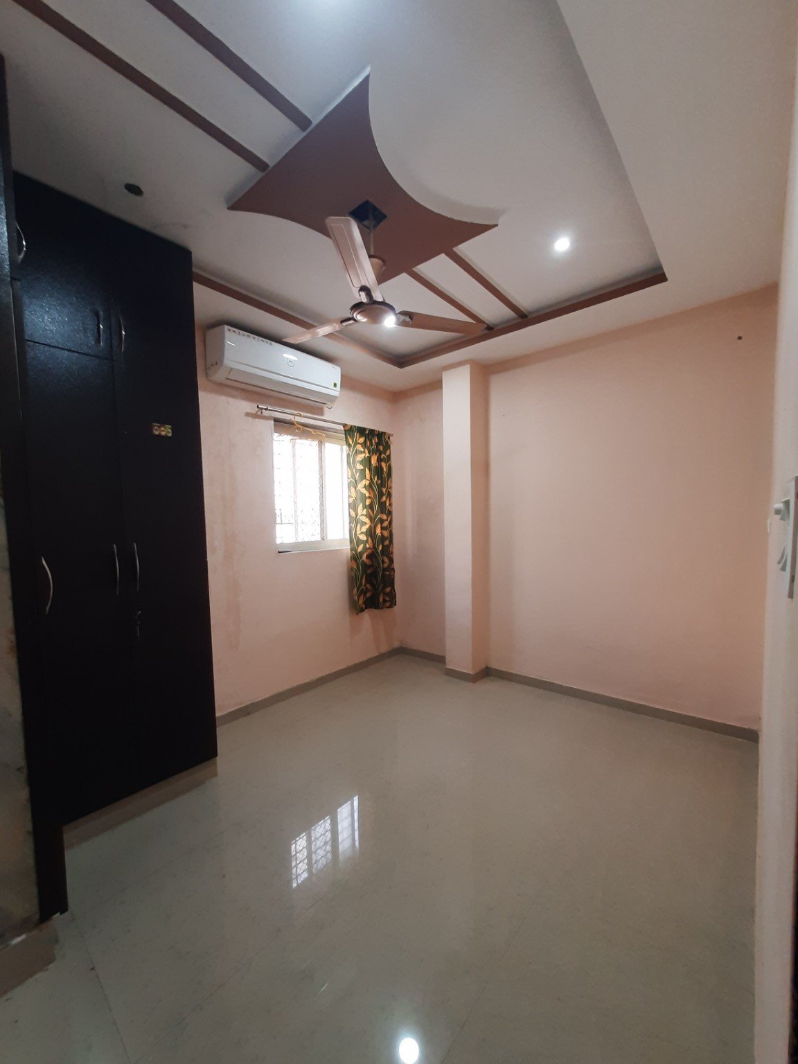 Furnished 1BHK AC Apartment - Photo 4